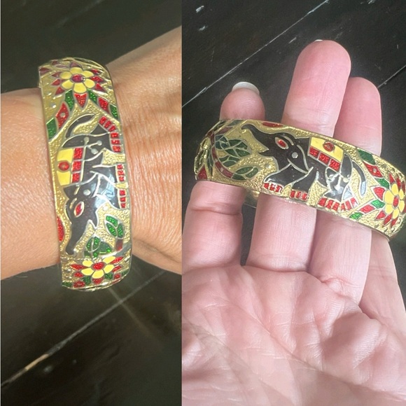 Vintage Gold Elephant Carved Bangle - Picture 1 of 5